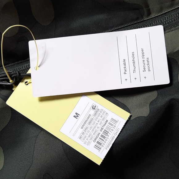 Camouflage Windbreaker - Size M - New With Tags - Picture 9 of 11